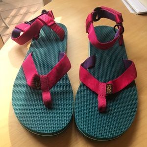 Teva Sandals Pretty Teal & Pink!